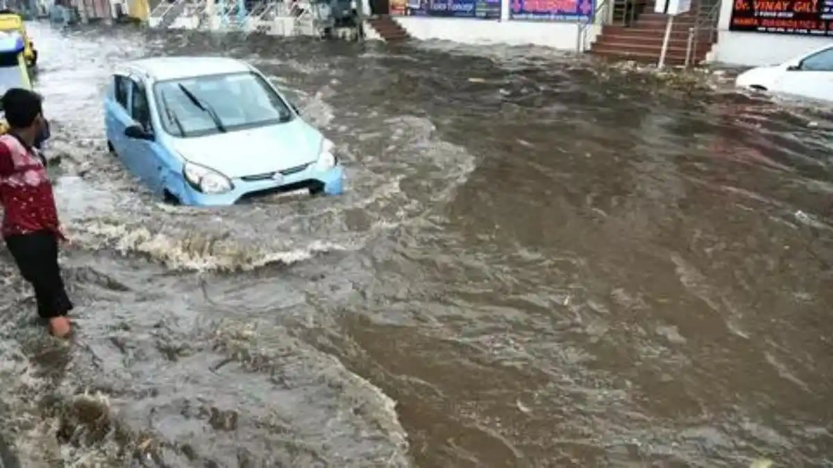 Heavy rain alert in North India, IMD issues orange alert